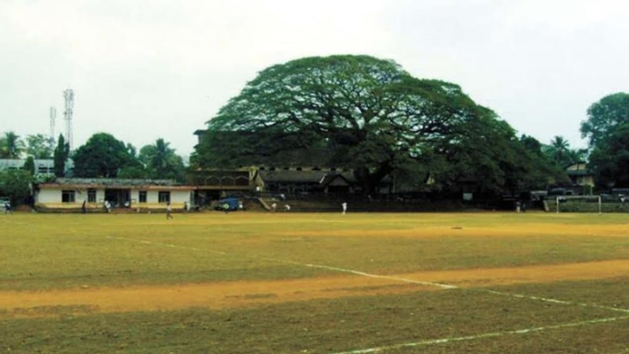 'ആദ്യം വരുന്നവർക്ക് ആദ്യം, ആരും കുത്തകയാക്കി മാറ്റരുത്'; സ്കൂള്, കോളേജ് മൈതാനങ്ങളുടെ ഉപയോഗത്തിൽ കർശന നിർദേശം 'ആദ്യം വരുന്നവർക്ക് ആദ്യം, ആരും കുത്തകയാക്കി മാറ്റരുത്'; സ്കൂള്, കോളേജ് മൈതാനങ്ങളുടെ ഉപയോഗത്തിൽ കർശന നിർദേശം