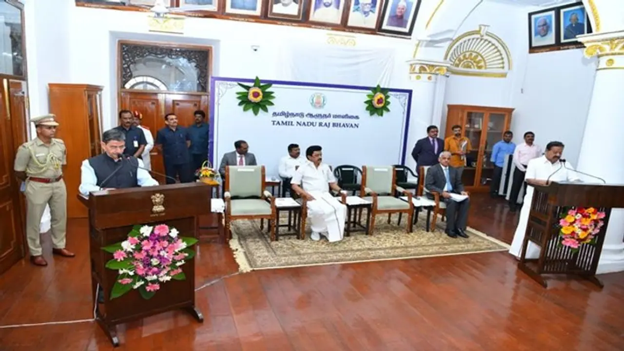 உயர்கல்வித்துறை அமைச்சராக மீண்டும் பொன்முடி பதவியேற்பு! உயர்கல்வித்துறை அமைச்சராக மீண்டும் பொன்முடி பதவியேற்பு!