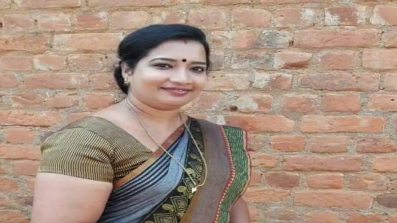 விளவங்கோடு சட்டமன்ற இடைத்தேர்தல் பாஜக வேட்பாளர்: யார் இந்த வி.எஸ்.நந்தினி? விளவங்கோடு சட்டமன்ற இடைத்தேர்தல் பாஜக வேட்பாளர்: யார் இந்த வி.எஸ்.நந்தினி?