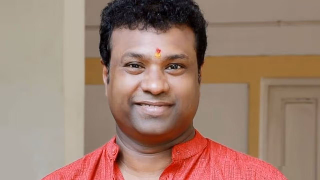 ആര്എല്വി രാമകൃഷ്ണന് കലാമണ്ഡലത്തിന്റെ ക്ഷണം; കൂത്തമ്പലത്തില് മോഹിനിയാട്ട അവതരണം നടക്കും ആര്എല്വി രാമകൃഷ്ണന് കലാമണ്ഡലത്തിന്റെ ക്ഷണം; കൂത്തമ്പലത്തില് മോഹിനിയാട്ട അവതരണം നടക്കും