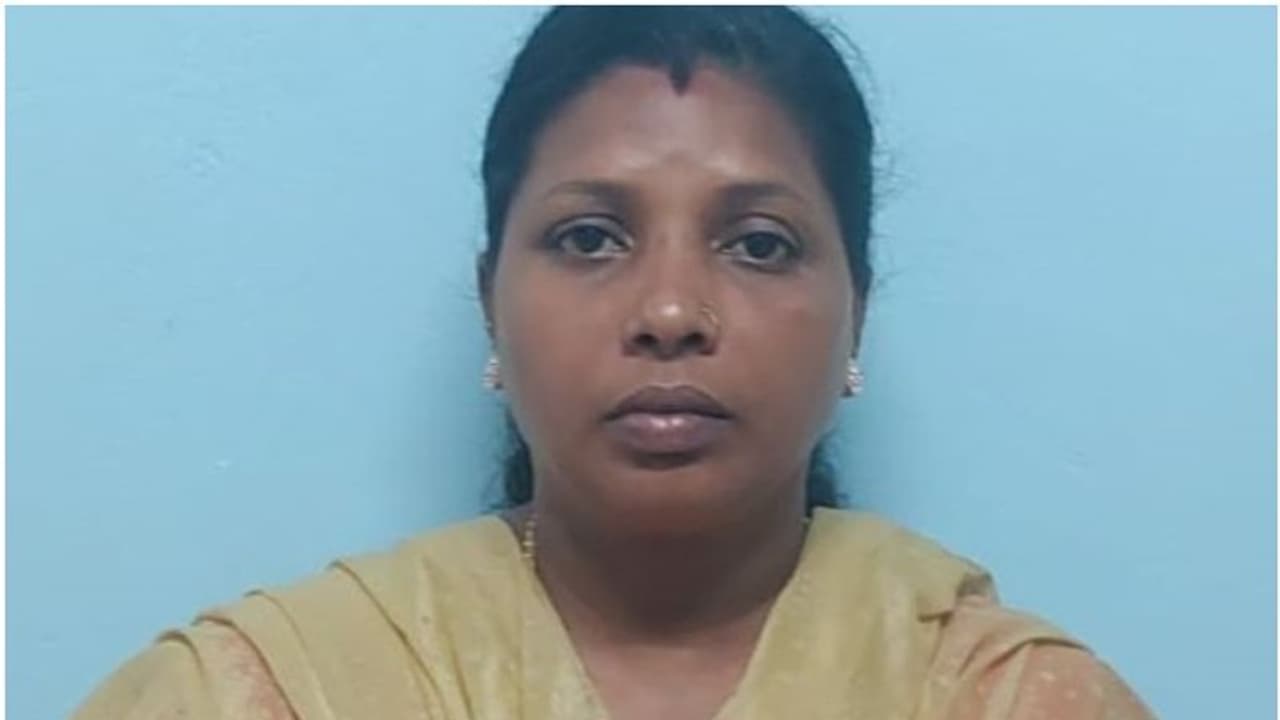 ഹോംനേഴ്സ്, ബന്ധു മരിച്ചെന്ന് പറഞ്ഞ് പോയി, പരിശോധിച്ചപ്പോൾ വയോധികയുടെ രണ്ട് സ്വര്ണ്ണവളകൾ കാണാനില്ല, അറസ്റ്റ് ഹോംനേഴ്സ്, ബന്ധു മരിച്ചെന്ന് പറഞ്ഞ് പോയി, പരിശോധിച്ചപ്പോൾ വയോധികയുടെ രണ്ട് സ്വര്ണ്ണവളകൾ കാണാനില്ല, അറസ്റ്റ്