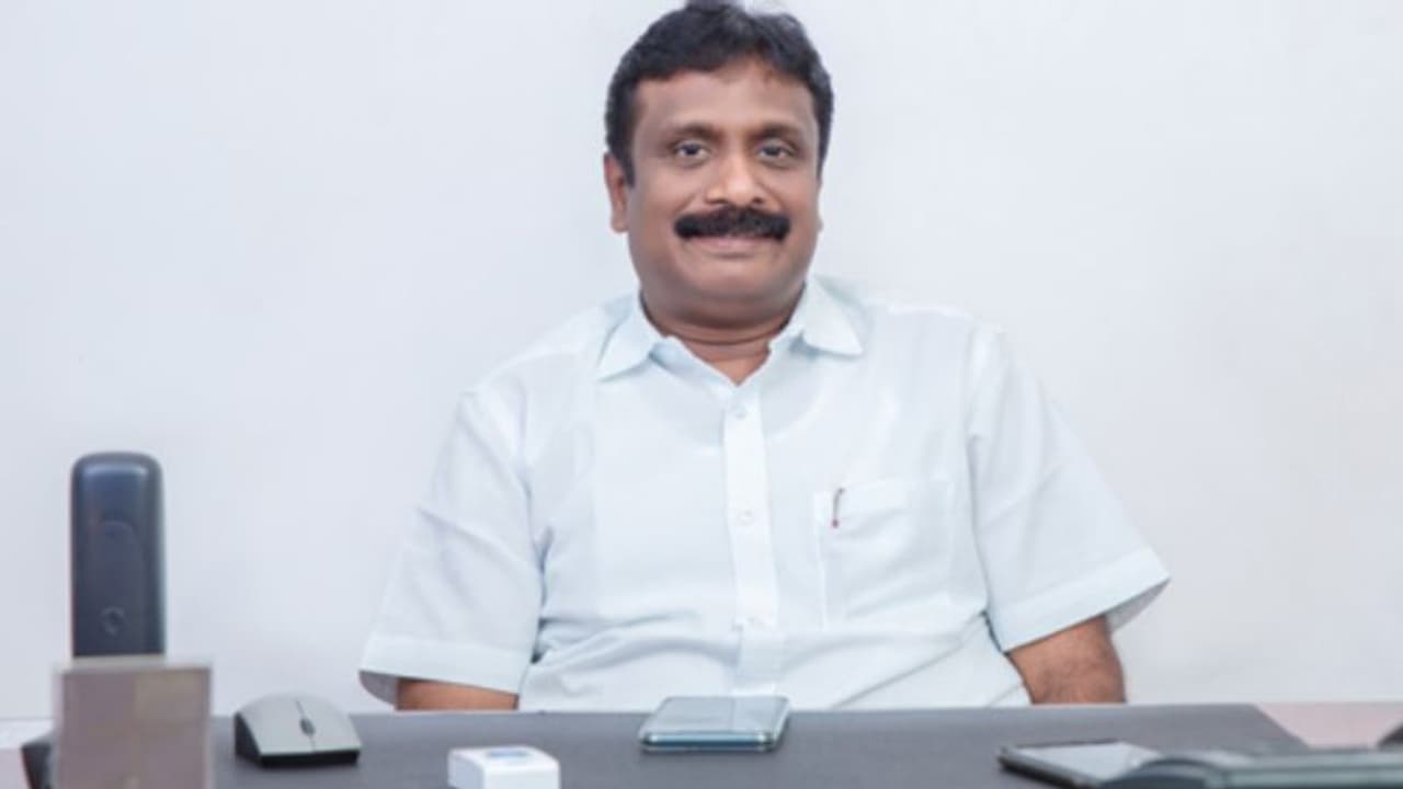 மக்களவை தேர்தல்.. தமாகா சார்பாக தூத்துக்குடியில் போட்டியிடுகிறார் விஜயசீலன் ஜி.கே.வாசன் அறிவிப்பு! மக்களவை தேர்தல்.. தமாகா சார்பாக தூத்துக்குடியில் போட்டியிடுகிறார் விஜயசீலன் ஜி.கே.வாசன் அறிவிப்பு!