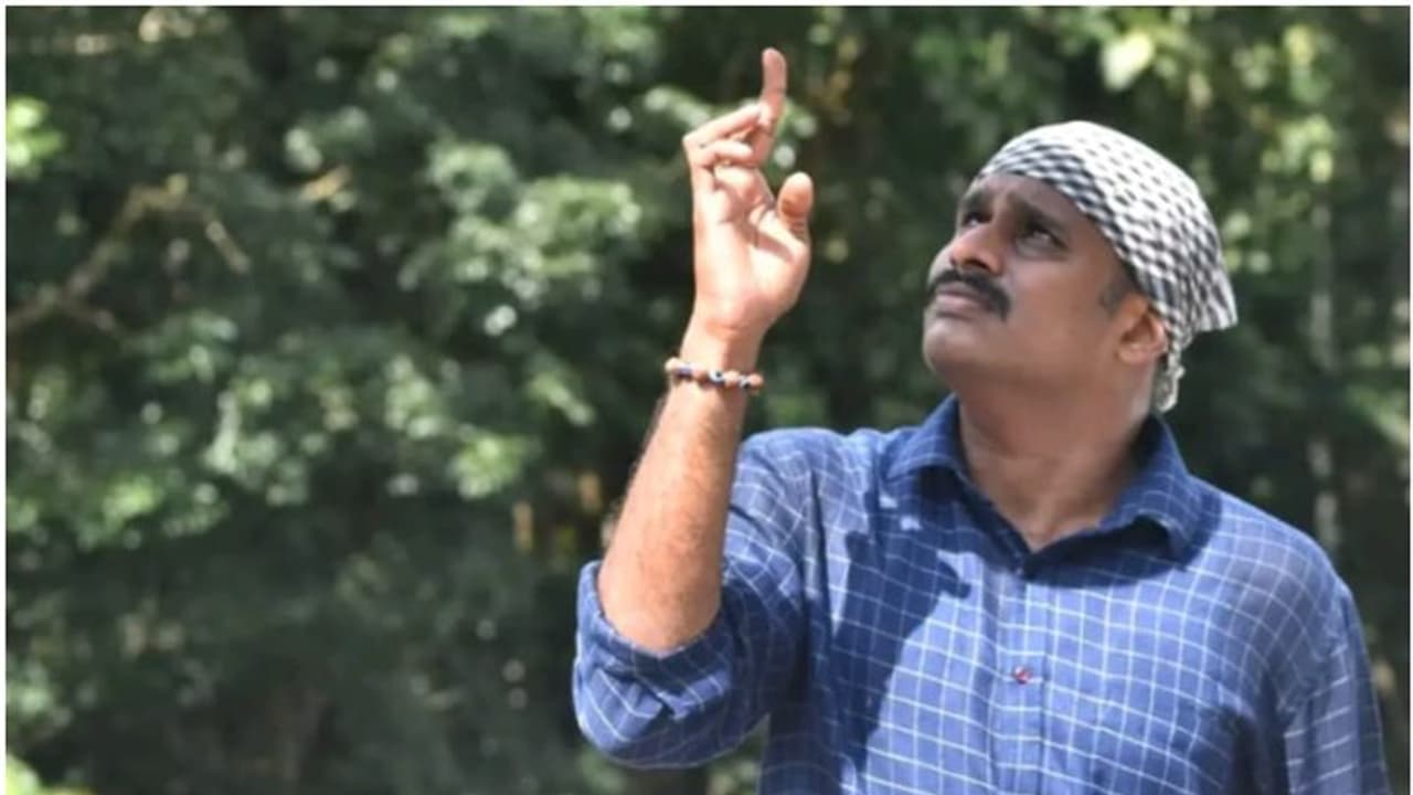 ഗിന്നസിൽ ഇടംപിടിച്ച അശ്വിൻ്റെ ചൂണ്ടുവിരലിലെ മാസ്മരിക പ്രകടനം ഇന്ന് ഏവർക്കും നേരിൽ കാണാം! എടത്വ എത്തിയാൽ മതി ഗിന്നസിൽ ഇടംപിടിച്ച അശ്വിൻ്റെ ചൂണ്ടുവിരലിലെ മാസ്മരിക പ്രകടനം ഇന്ന് ഏവർക്കും നേരിൽ കാണാം! എടത്വ എത്തിയാൽ മതി