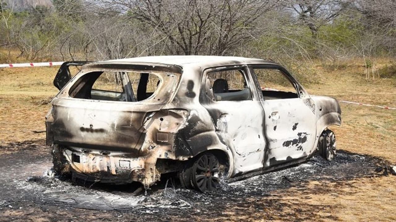  ತುಮಕೂರು: ಕಾರಿನಲ್ಲಿ 3 ಮೃತದೇಹ ಪತ್ತೆ ಪ್ರಕರಣ, ಚಿನ್ನಕ್ಕಾಗಿ ಆಸೆಪಟ್ಟು ಪ್ರಾಣ ಕಳೆದುಕೊಂಡರು..!