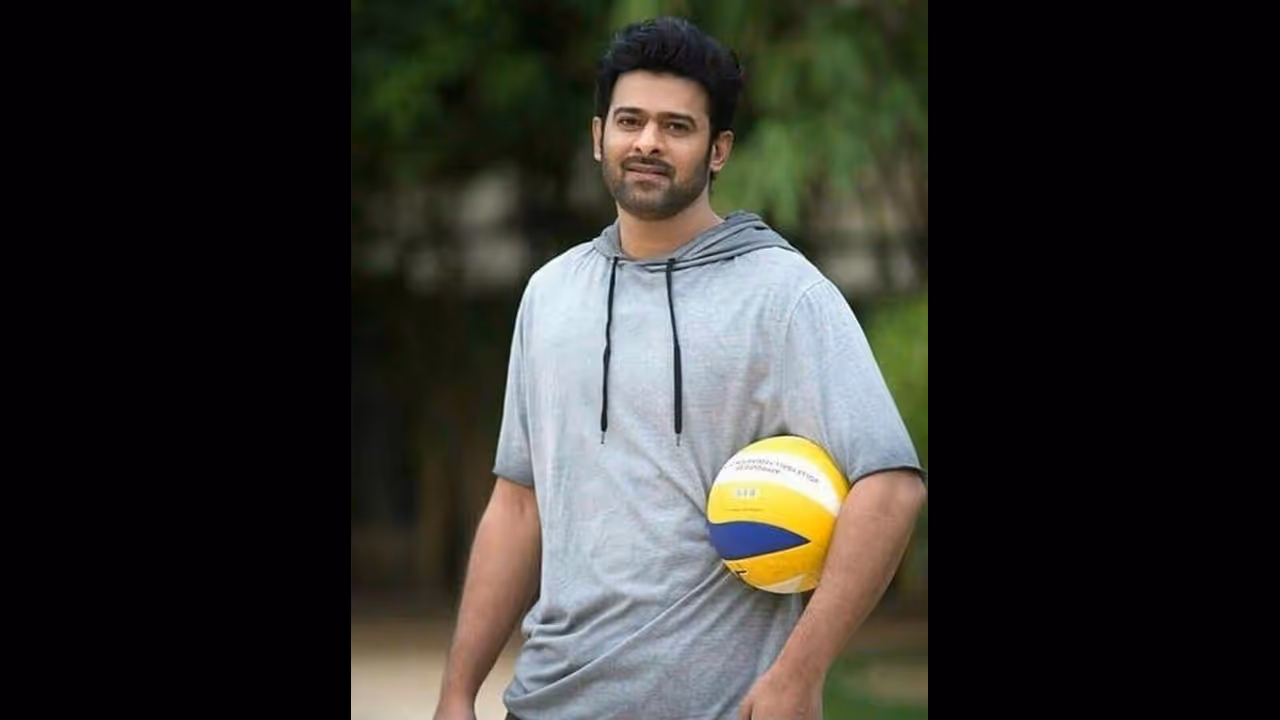 మొన్న లండన్లో, ఇప్పుడు ఇటలీలో.. లగ్జరీ హౌజ్ కొనుగోలు చేసిన ప్రభాస్ మొన్న లండన్లో, ఇప్పుడు ఇటలీలో.. లగ్జరీ హౌజ్ కొనుగోలు చేసిన ప్రభాస్