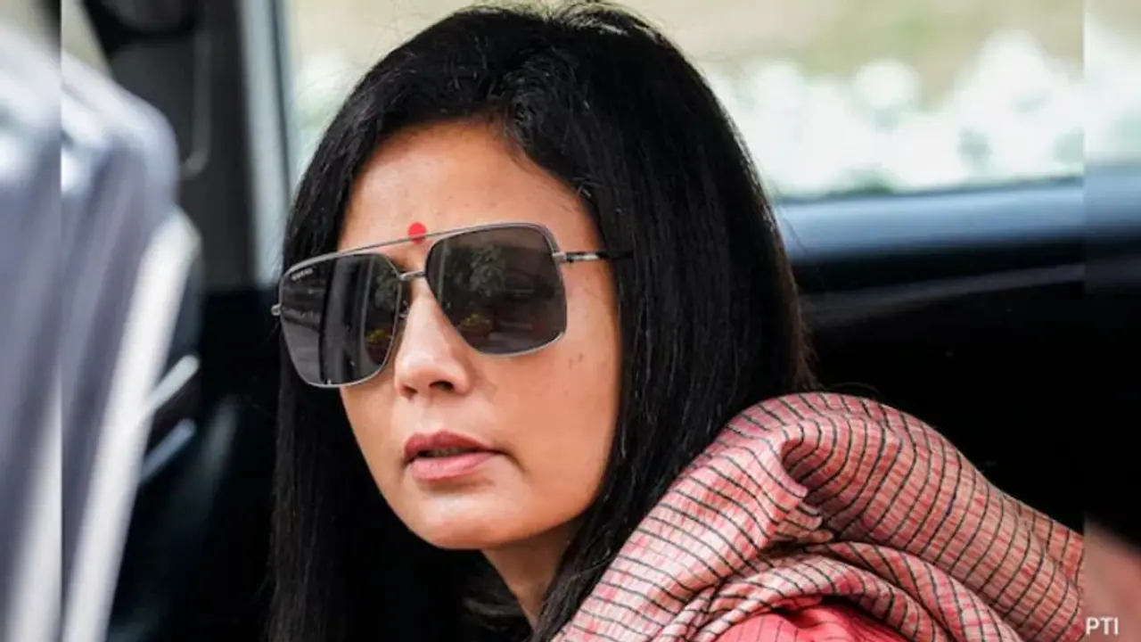 'സിബിഐയുടെ രാഷ്ട്രീയക്കളി ചില നിർദ്ദേശങ്ങളുടെ അടിസ്ഥാനത്തിൽ, തടയണം'; തെരഞ്ഞെടുപ്പ് കമ്മീഷന് മഹുവയുടെ പരാതി