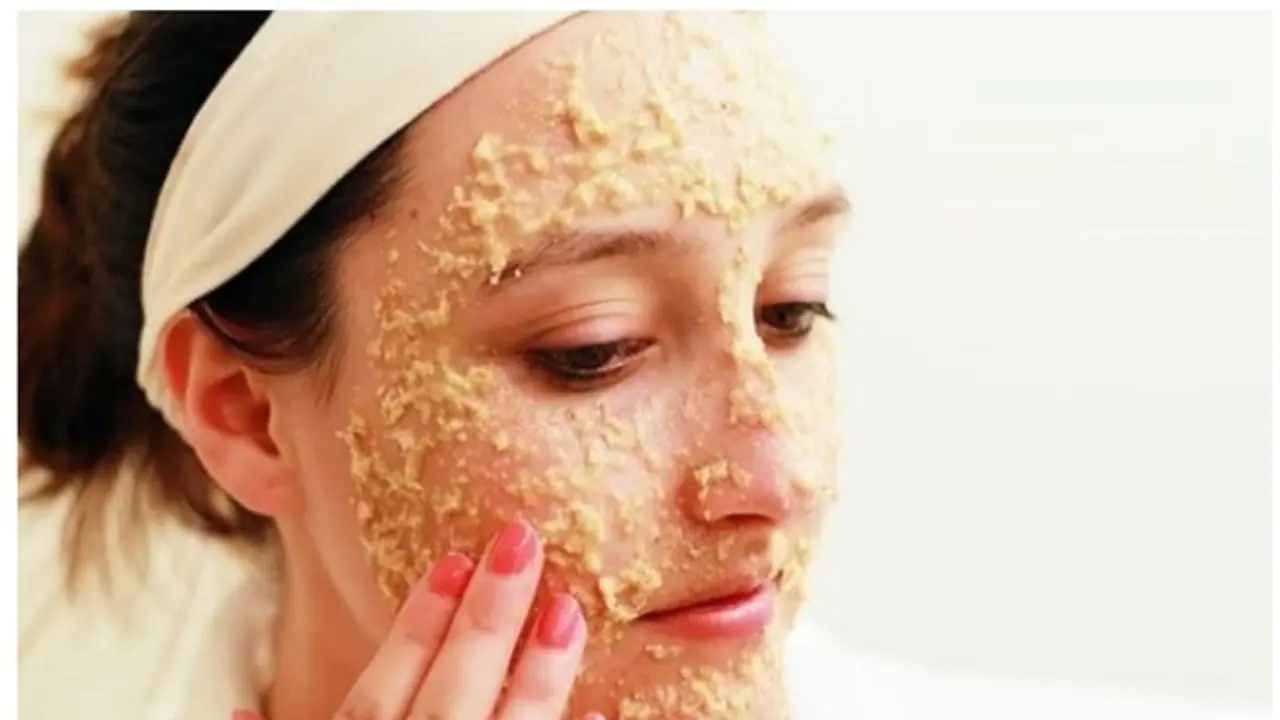 മുഖത്തെ എണ്ണമയം മാറ്റാൻ പരീക്ഷിക്കാം ഈ കിടിലൻ ഫേസ് പാക്ക് മുഖത്തെ എണ്ണമയം മാറ്റാൻ പരീക്ഷിക്കാം ഈ കിടിലൻ ഫേസ് പാക്ക്