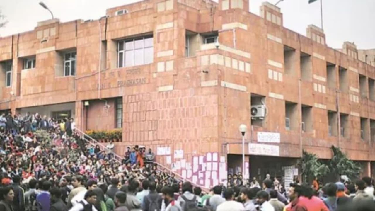 ജെഎൻയു യൂണിയൻ തെരഞ്ഞെടുപ്പിൽ ലീഡ് തിരികെ പിടിച്ച് ഇടതുസഖ്യം ജെഎൻയു യൂണിയൻ തെരഞ്ഞെടുപ്പിൽ ലീഡ് തിരികെ പിടിച്ച് ഇടതുസഖ്യം