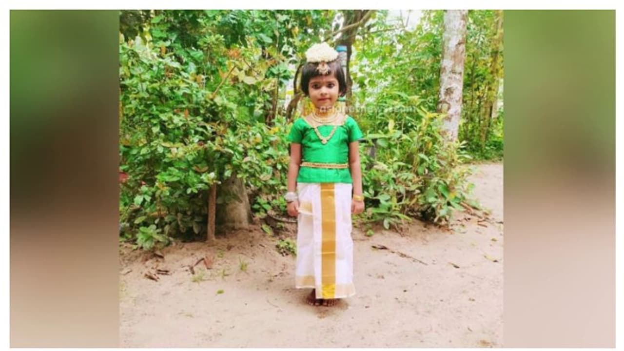 ചമയവിളക്കിനിടെ അപകടത്തിൽ 5 വയസ്സുകാരിക്ക് ദാരുണാന്ത്യം, തിക്കും തിരക്കുമുണ്ടായത് വണ്ടിക്കുതിര വലിക്കുന്നതിനിടെ ചമയവിളക്കിനിടെ അപകടത്തിൽ 5 വയസ്സുകാരിക്ക് ദാരുണാന്ത്യം, തിക്കും തിരക്കുമുണ്ടായത് വണ്ടിക്കുതിര വലിക്കുന്നതിനിടെ