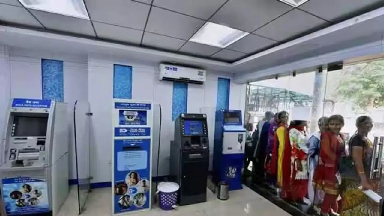 RBI announces cardless cash deposits in ATMs using UPI 