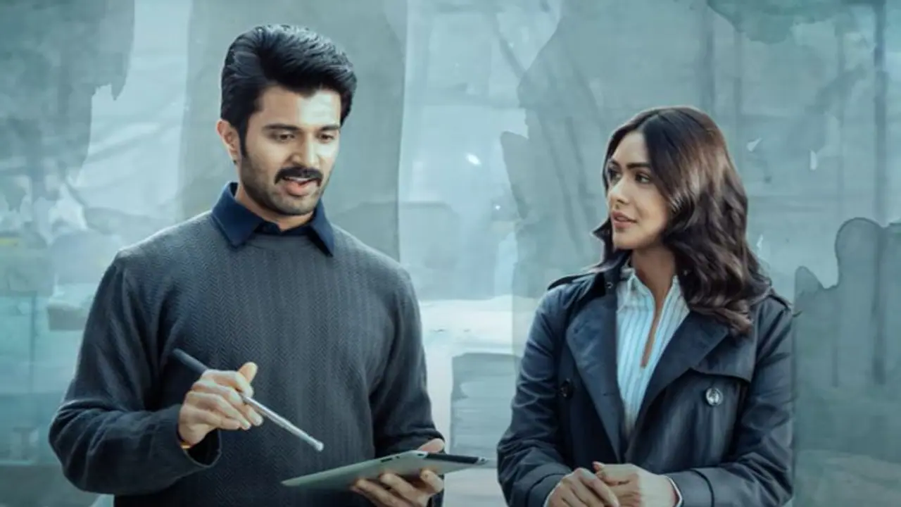 విజయ్ దేవరకొండ, మృణాల్ ఠాకూర్ మధ్య కెమిస్ట్రీ అదుర్స్.. సూపర్ కూల్గా `ఫ్యామిలీ స్టార్` థర్డ్ సాంగ్ విజయ్ దేవరకొండ, మృణాల్ ఠాకూర్ మధ్య కెమిస్ట్రీ అదుర్స్.. సూపర్ కూల్గా `ఫ్యామిలీ స్టార్` థర్డ్ సాంగ్