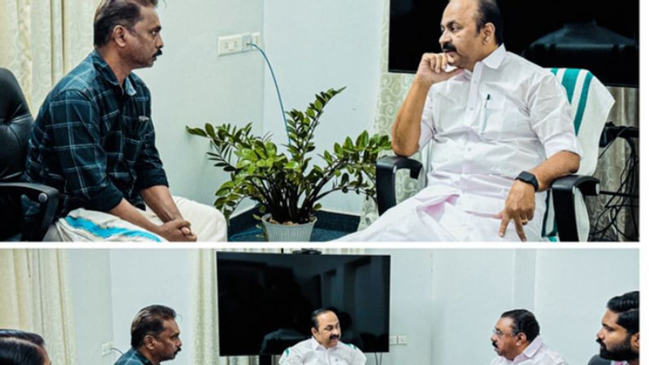 സിദ്ധാര്ത്ഥന്റെ മരണം: സിബിഐ അന്വേഷണം അട്ടിമറിക്കാനുള്ള നീക്കം ചെറുക്കും വി ഡി സതീശന് സിദ്ധാര്ത്ഥന്റെ മരണം: സിബിഐ അന്വേഷണം അട്ടിമറിക്കാനുള്ള നീക്കം ചെറുക്കും വി ഡി സതീശന്