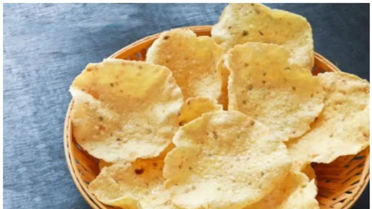 ಎಣ್ಣೆ ಇಲ್ದೆ ಹಪ್ಪಳ ರೋಸ್ಟ್ ಮಾಡೋದು ಹೇಗೆ? ಪಂಕಜ್ ವಿಡಿಯೋ ವೈರಲ್ ಎಣ್ಣೆ ಇಲ್ದೆ ಹಪ್ಪಳ ರೋಸ್ಟ್ ಮಾಡೋದು ಹೇಗೆ? ಪಂಕಜ್ ವಿಡಿಯೋ ವೈರಲ್