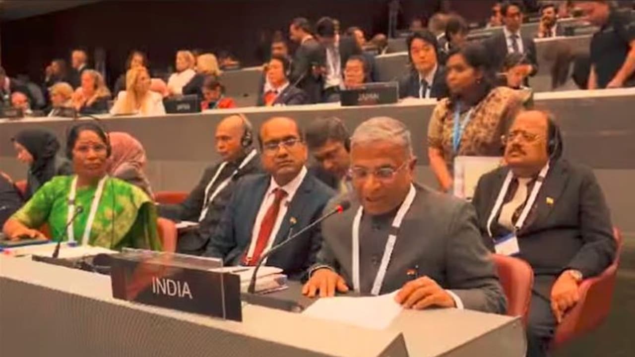 ನೆರೆ ದೇಶಕ್ಕೆ ಪ್ರಜಾಪ್ರಭುತ್ವ ಪಾಠ ಮಾಡೋದ್ ಬಿಟ್ಟು ಉಗ್ರರ ಫ್ಯಾಕ್ಟರಿ ಮುಚ್ಚಿ: ಪಾಕ್ಗೆ ಎಚ್ಚರಿಕೆ ನೆರೆ ದೇಶಕ್ಕೆ ಪ್ರಜಾಪ್ರಭುತ್ವ ಪಾಠ ಮಾಡೋದ್ ಬಿಟ್ಟು ಉಗ್ರರ ಫ್ಯಾಕ್ಟರಿ ಮುಚ್ಚಿ: ಪಾಕ್ಗೆ ಎಚ್ಚರಿಕೆ