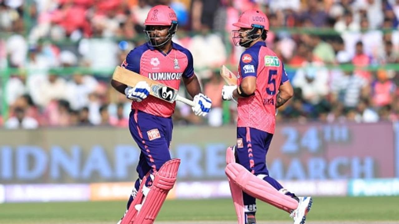 'അന്ന് സഞ്ജു ചേട്ടൻ എന്നെ അടക്കി നിര്ത്തി, ഇല്ലായിരുന്നെങ്കിൽ ഒരുപക്ഷെ'... വെളിപ്പെടുത്തലുമായി റിയാന് പരാഗ് 'അന്ന് സഞ്ജു ചേട്ടൻ എന്നെ അടക്കി നിര്ത്തി, ഇല്ലായിരുന്നെങ്കിൽ ഒരുപക്ഷെ'... വെളിപ്പെടുത്തലുമായി റിയാന് പരാഗ്