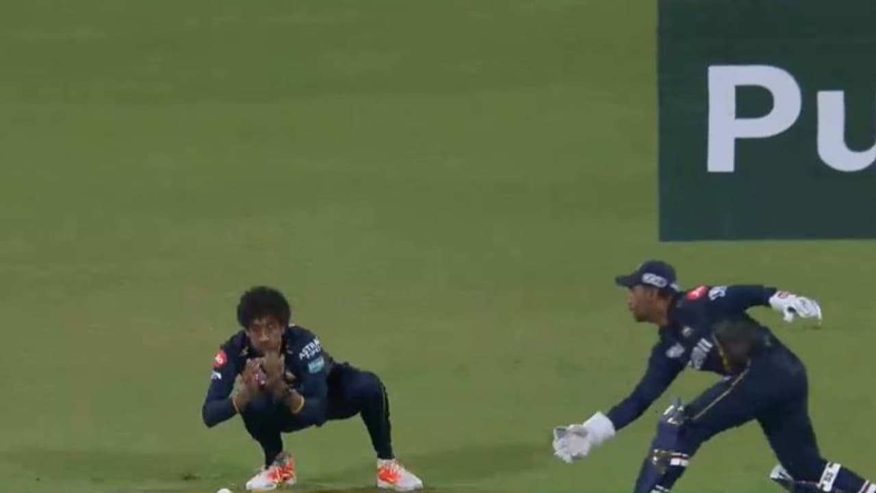 லட்டு மாதிரி ருதுராஜ் கெய்க்வாட் கையிலயே கொடுத்த கேட்ச் – கோட்டைவிட்ட தமிழக வீரர் சாய் கிஷோர்! லட்டு மாதிரி ருதுராஜ் கெய்க்வாட் கையிலயே கொடுத்த கேட்ச் – கோட்டைவிட்ட தமிழக வீரர் சாய் கிஷோர்!