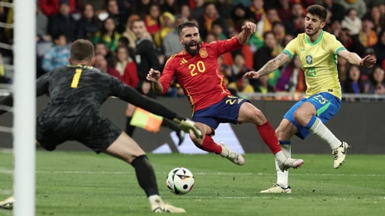 സ്പെയിനിനെതിരെ ബ്രസീലിന് ആവേശ സമനില, ബ്രസീലിന്റെ സമനില ഗോള് വന്നത് അവസാന സെക്കന്ഡില് പെനല്റ്റിയിലൂടെ സ്പെയിനിനെതിരെ ബ്രസീലിന് ആവേശ സമനില, ബ്രസീലിന്റെ സമനില ഗോള് വന്നത് അവസാന സെക്കന്ഡില് പെനല്റ്റിയിലൂടെ