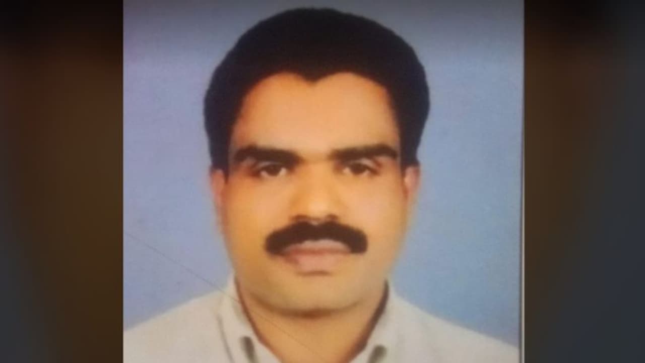 പാമ്പ് കടിയേറ്റ് ചികിത്സയിലായിരുന്ന സിപിഎം നേതാവ് മരിച്ചു പാമ്പ് കടിയേറ്റ് ചികിത്സയിലായിരുന്ന സിപിഎം നേതാവ് മരിച്ചു