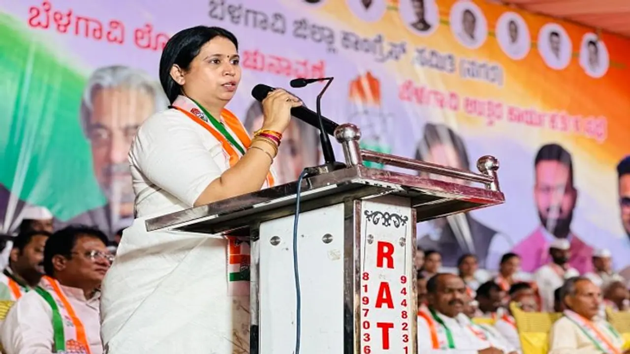 ಲೋಕಸಭೆ ಚುನಾವಣೆ 2024: ಪುತ್ರನ ಪರ ಮತಯಾಚನೆಗೆ ಆಟೋ ಏರಿದ ಸಚಿವೆ ಲಕ್ಷ್ಮಿ ಹೆಬ್ಬಾಳ್ಕರ್ ಲೋಕಸಭೆ ಚುನಾವಣೆ 2024: ಪುತ್ರನ ಪರ ಮತಯಾಚನೆಗೆ ಆಟೋ ಏರಿದ ಸಚಿವೆ ಲಕ್ಷ್ಮಿ ಹೆಬ್ಬಾಳ್ಕರ್