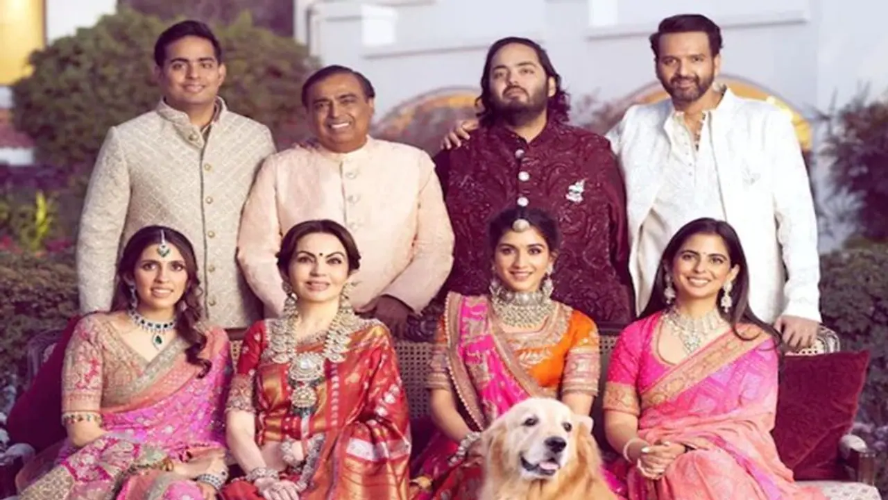 அடேங்கப்பா முகேஷ் அம்பானி குழந்தைகள், குடும்ப உறுப்பினர்களுக்கு இத்தனை கோடி ரூபாய் சொத்தா? அடேங்கப்பா முகேஷ் அம்பானி குழந்தைகள், குடும்ப உறுப்பினர்களுக்கு இத்தனை கோடி ரூபாய் சொத்தா?