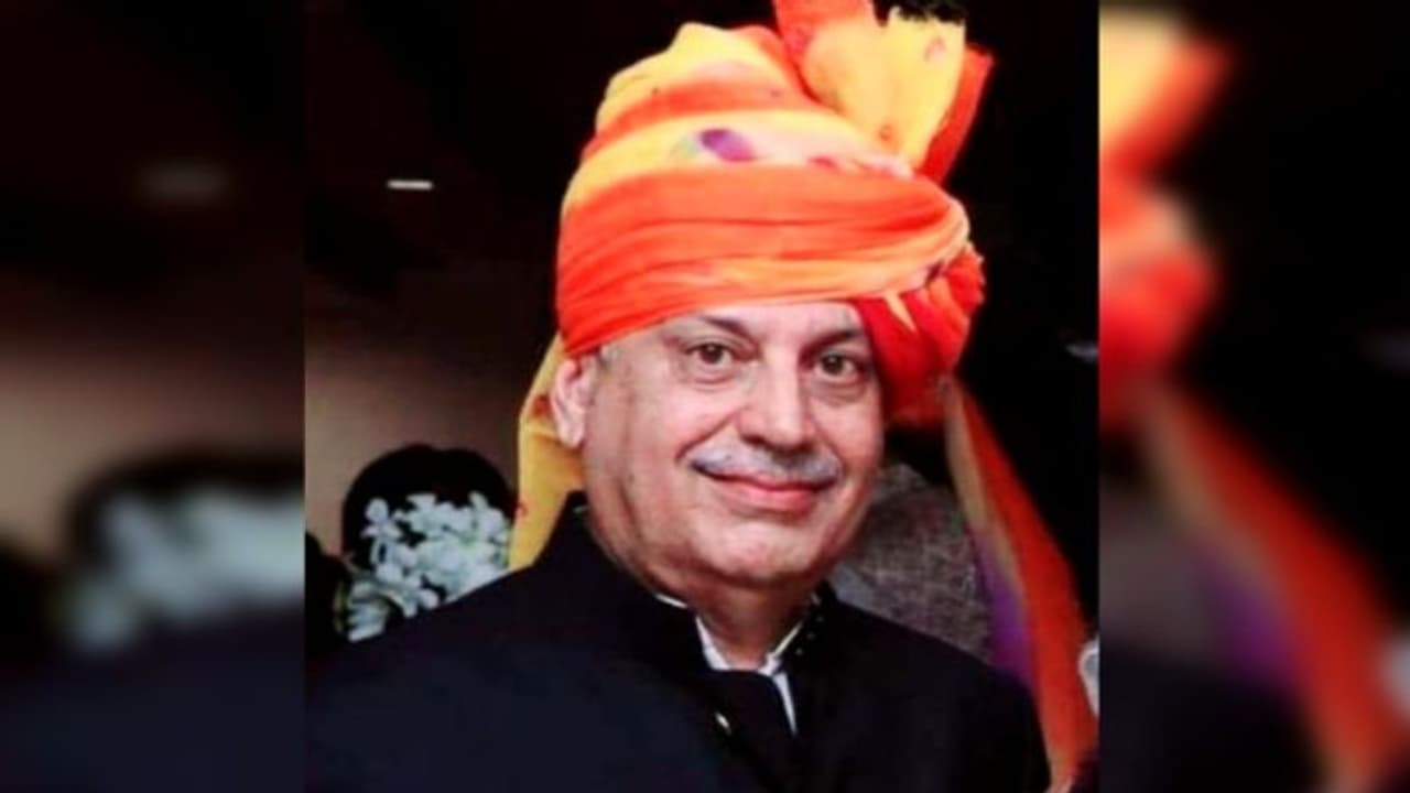 MP News: 72 साल की उम्र में 5 स्टार होटल मालिक ने उठाया घातक कदम, सदमें में पत्नी की तबियत बिगड़ी MP News: 72 साल की उम्र में 5 स्टार होटल मालिक ने उठाया घातक कदम, सदमें में पत्नी की तबियत बिगड़ी