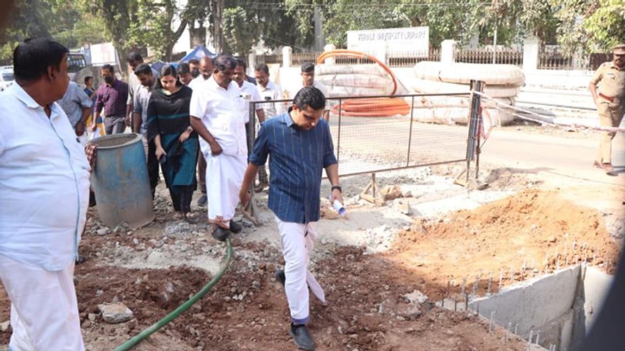  റോഡിലെ കേബിളുകൾ അപ്രത്യക്ഷമാകും, മഴയെത്തും മുമ്പേ എല്ലാം സ്മാർട്ടാകും; തലസ്ഥാന റോഡ് പണി അന്തിമ ഘട്ടത്തിലേക്ക്