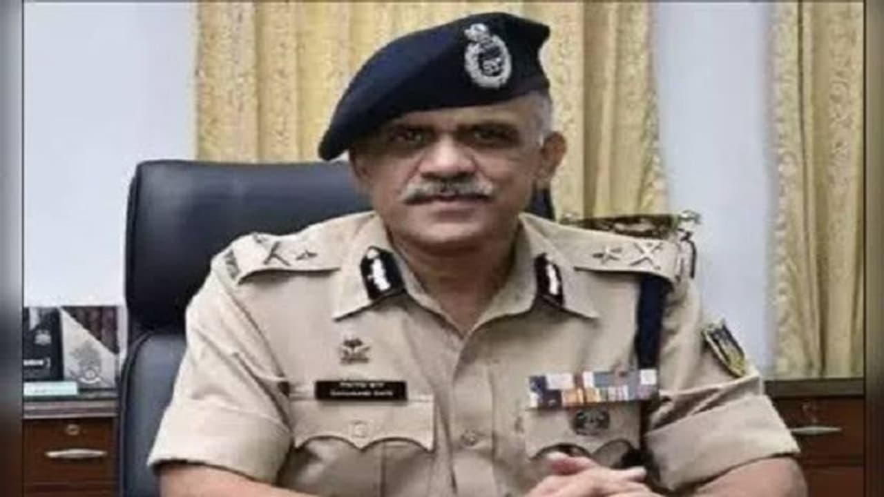 ఎన్ఐఏ కొత్త డీజీగా సదానంద్ వసంత్ డాటే.. ఆయన నేపథ్యం ఇదే.. ఎన్ఐఏ కొత్త డీజీగా సదానంద్ వసంత్ డాటే.. ఆయన నేపథ్యం ఇదే..