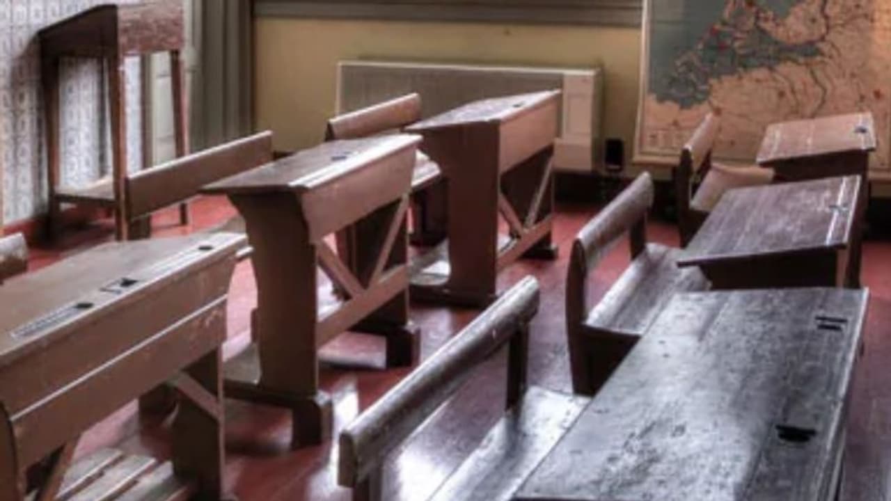 പത്താം ക്ലാസ് പരീക്ഷയിൽ ഉത്തരക്കടലാസ് കാണിച്ചില്ല, സഹപാഠിയെ വെടിവച്ച് കൊന്ന് കൗമാരക്കാരൻ 