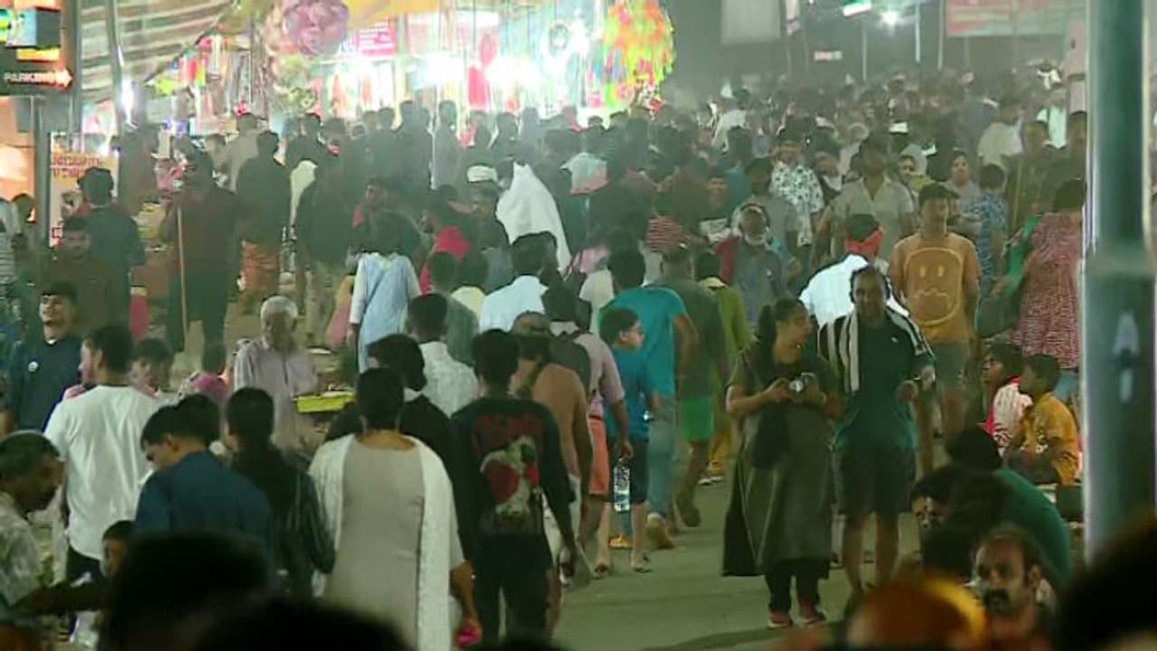 ക്രിസ്തുവിന്റെ കുരിശുമരണ സ്മരണയിൽ ഇന്ന് ദുഃഖവെള്ളി; മലയാറ്റൂരിലേക്ക് തീര്ത്ഥാടക പ്രവാഹം ക്രിസ്തുവിന്റെ കുരിശുമരണ സ്മരണയിൽ ഇന്ന് ദുഃഖവെള്ളി; മലയാറ്റൂരിലേക്ക് തീര്ത്ഥാടക പ്രവാഹം