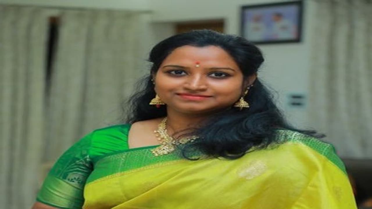 వరంగల్ ఎంపీ సెగ్మెంట్: కాంగ్రెస్‌లో చేరిన మరునాడే కడియం కావ్యకు టిక్కెట్టు