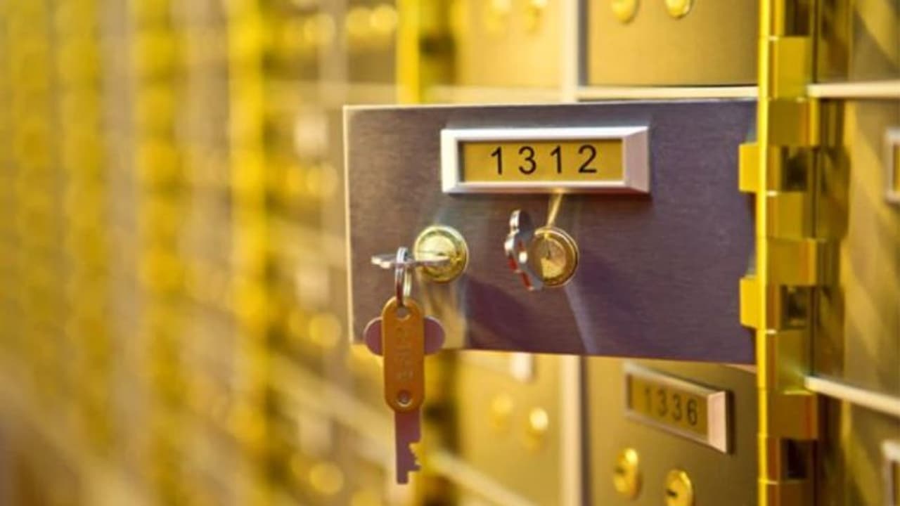 ബാങ്ക് ലോക്കർ ഉപയോഗിക്കുന്നതിന് മുൻപ് നിയമങ്ങൾ അറിയണം; മാറ്റങ്ങൾ ഈ കാര്യങ്ങൾക്ക് ബാങ്ക് ലോക്കർ ഉപയോഗിക്കുന്നതിന് മുൻപ് നിയമങ്ങൾ അറിയണം; മാറ്റങ്ങൾ ഈ കാര്യങ്ങൾക്ക്