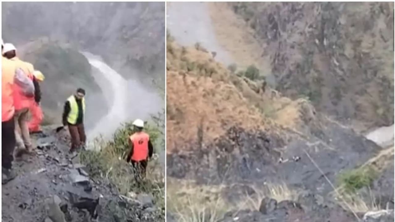 പാസഞ്ചര്‍ ടാക്സി 300 അടി താഴ്ചയിലേക്ക് വീണ് 10 മരണം; സംഭവം ജമ്മു കശ്മീരിലെ റാംബനില്‍