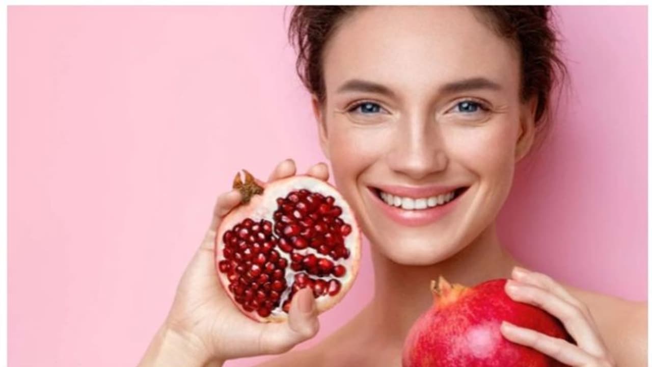 മാതള നാരങ്ങ ഇങ്ങനെ ഉപയോ​ഗിച്ച് നോക്കൂ, മുഖത്തെ ചുളിവുകൾ അകറ്റാം 