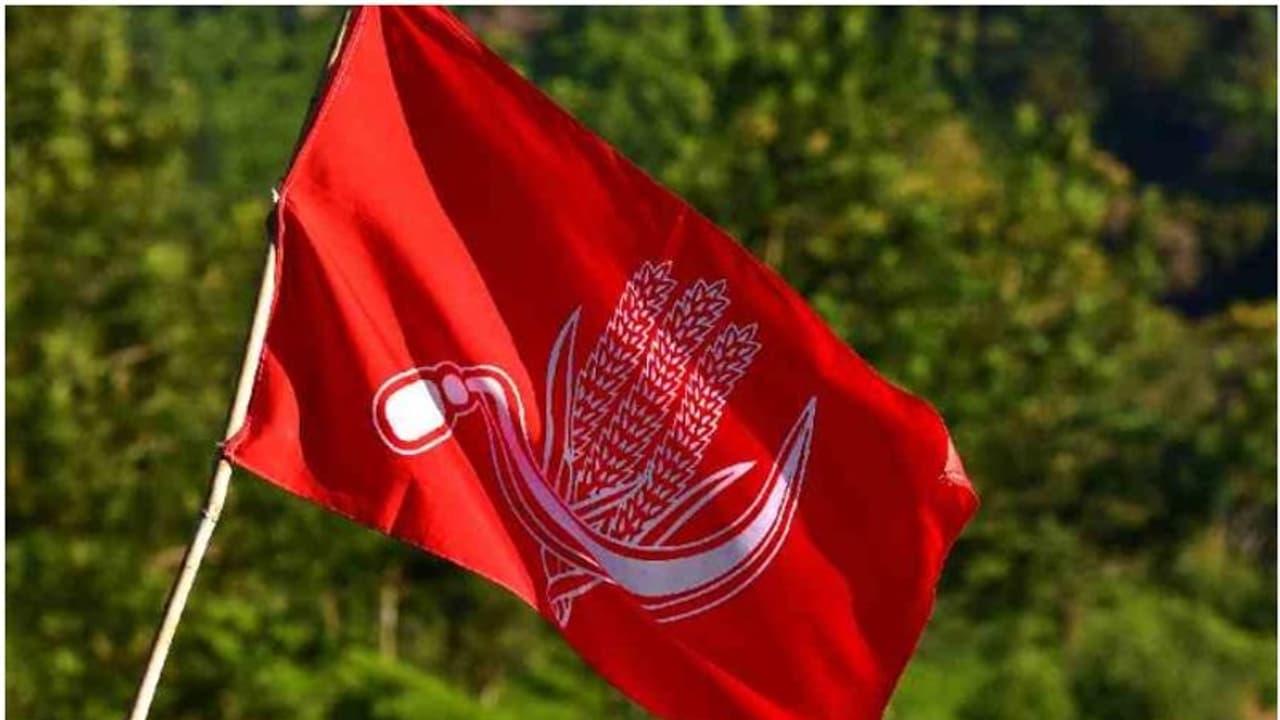 കോൺഗ്രസിന് പിന്നാലെ സിപിഐക്കും ആദായ നികുതി വകുപ്പ് നോട്ടീസ്, തിരിച്ചടയ്ക്കേണ്ടത് 11 കോടി രൂപ കോൺഗ്രസിന് പിന്നാലെ സിപിഐക്കും ആദായ നികുതി വകുപ്പ് നോട്ടീസ്, തിരിച്ചടയ്ക്കേണ്ടത് 11 കോടി രൂപ