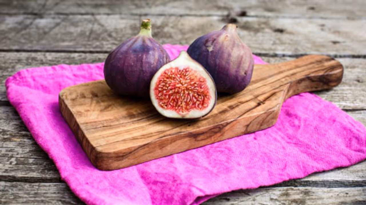 അത്തിപ്പഴം കുതിര്‍ത്ത് കഴിക്കൂ; അറിയാം ഈ അത്ഭുത ഗുണങ്ങള്‍... 