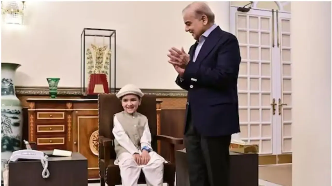 ಇಂಟರ್ನೆಟ್ನಿಂದ ಮಕ್ಕಳ ಭವಿಷ್ಯ ಕತ್ತಲು, ಪಾಕ್ ಬಾಲಕ ವ್ಲಾಗ್ ಮಾಡೋದ ಬಿಟ್ಟಿದ್ದೇಕೆ? ಇಂಟರ್ನೆಟ್ನಿಂದ ಮಕ್ಕಳ ಭವಿಷ್ಯ ಕತ್ತಲು, ಪಾಕ್ ಬಾಲಕ ವ್ಲಾಗ್ ಮಾಡೋದ ಬಿಟ್ಟಿದ್ದೇಕೆ?