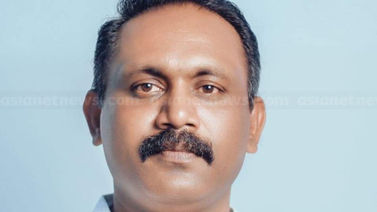 അടൂരിൽ യുവതിക്കൊപ്പം താമസിച്ചിരുന്നയാളെ തൂങ്ങിമരിച്ച നിലയിൽ കണ്ടെത്തി അടൂരിൽ യുവതിക്കൊപ്പം താമസിച്ചിരുന്നയാളെ തൂങ്ങിമരിച്ച നിലയിൽ കണ്ടെത്തി