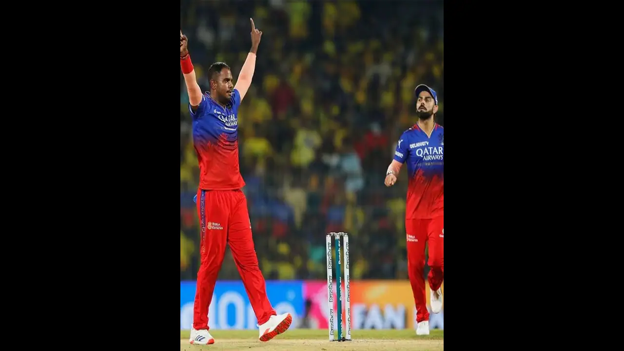 RCB ಪಾಲಿಗೆ ತಂಡದ ಬೌಲರ್ಗಳೇ ವಿಲನ್..! ಹೀಗಾದ್ರೆ ಕಪ್ ಗೆಲ್ಲೋದು ಹೇಗೆ? RCB ಪಾಲಿಗೆ ತಂಡದ ಬೌಲರ್ಗಳೇ ವಿಲನ್..! ಹೀಗಾದ್ರೆ ಕಪ್ ಗೆಲ್ಲೋದು ಹೇಗೆ?