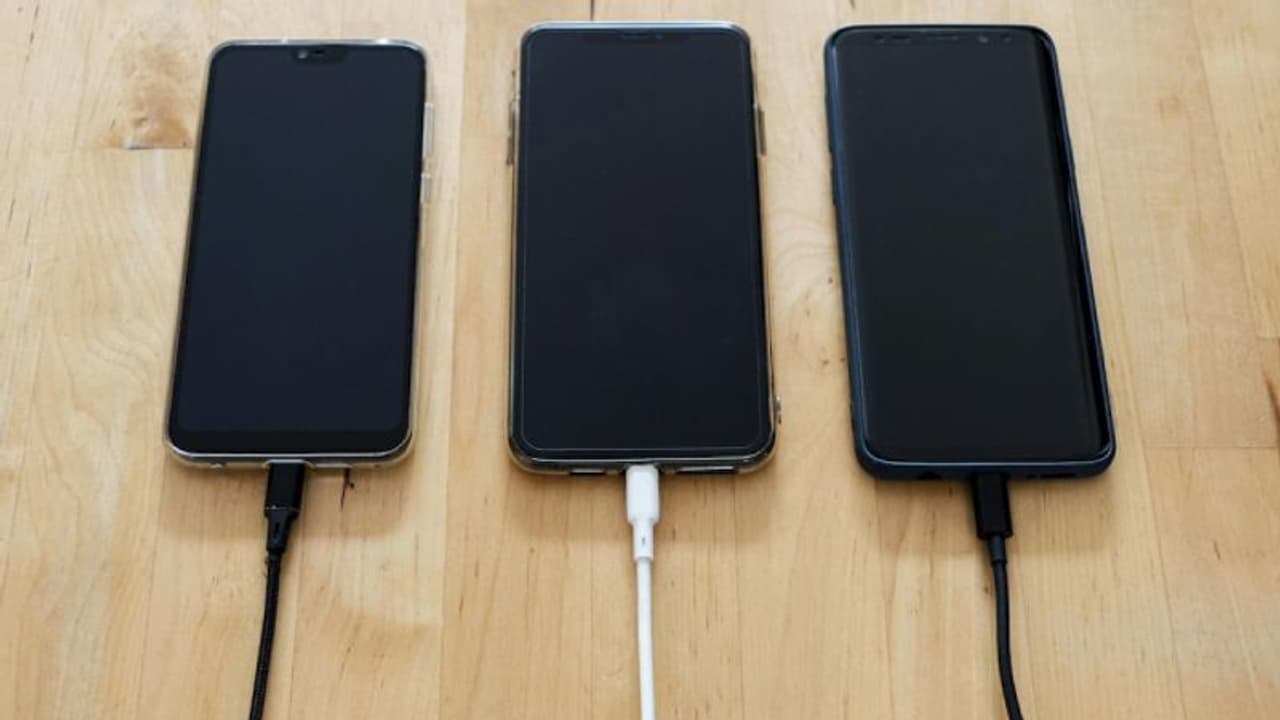 Juice Jacking : பொது இடங்களில் உள்ள USB Chargers.. இந்தியாவில் உலவும் புது வகை மோசடி எப்படி தப்பிப்பது?