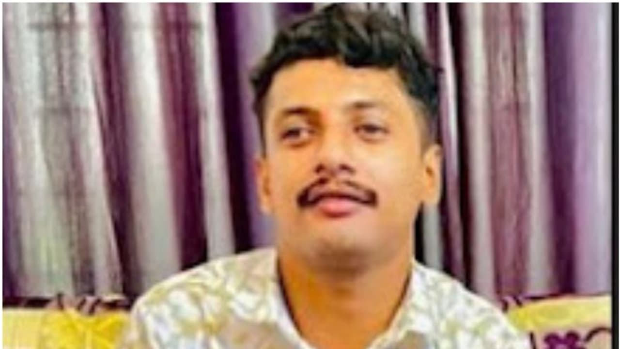 കോഴിക്കോട് കെഎസ്ആര്ടിസി ബസ് മുച്ചക്ര സ്കൂട്ടറില് ഇടിച്ച് ഭിന്നശേഷിക്കാരനായ യുവാവ് മരിച്ചു കോഴിക്കോട് കെഎസ്ആര്ടിസി ബസ് മുച്ചക്ര സ്കൂട്ടറില് ഇടിച്ച് ഭിന്നശേഷിക്കാരനായ യുവാവ് മരിച്ചു