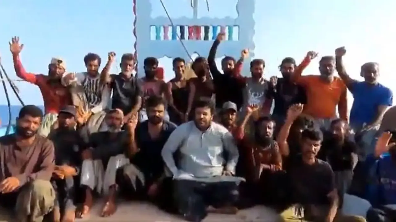 'India Zindabad': 23 Pakistanis thank Indian Navy for saving them from Somali pirates; WATCH viral video