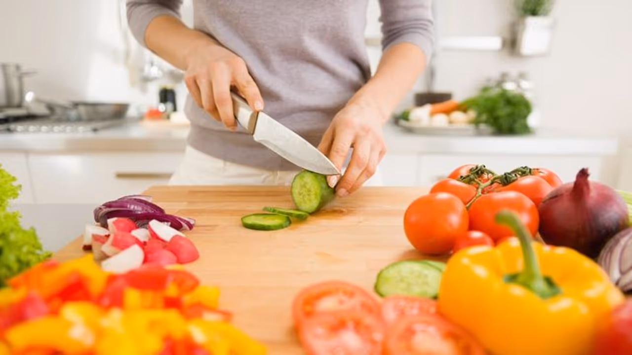 ക്യാൻസറിനെ ചെറുക്കാൻ സഹായിക്കുന്ന 15 ഭക്ഷണങ്ങൾ ക്യാൻസറിനെ ചെറുക്കാൻ സഹായിക്കുന്ന 15 ഭക്ഷണങ്ങൾ