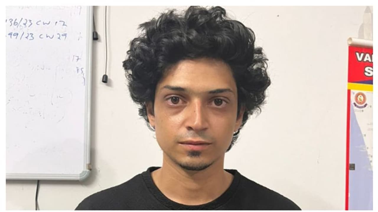 ടെക്കിയും ചതിയില് വീണു; എല്ലാം വിശ്വസിച്ച് നിക്ഷേപിച്ചത് 41 ലക്ഷം രൂപ! എല്ലാം പോയി, പരാതിയിൽ യുവാവ് അറസ്റ്റിൽ ടെക്കിയും ചതിയില് വീണു; എല്ലാം വിശ്വസിച്ച് നിക്ഷേപിച്ചത് 41 ലക്ഷം രൂപ! എല്ലാം പോയി, പരാതിയിൽ യുവാവ് അറസ്റ്റിൽ