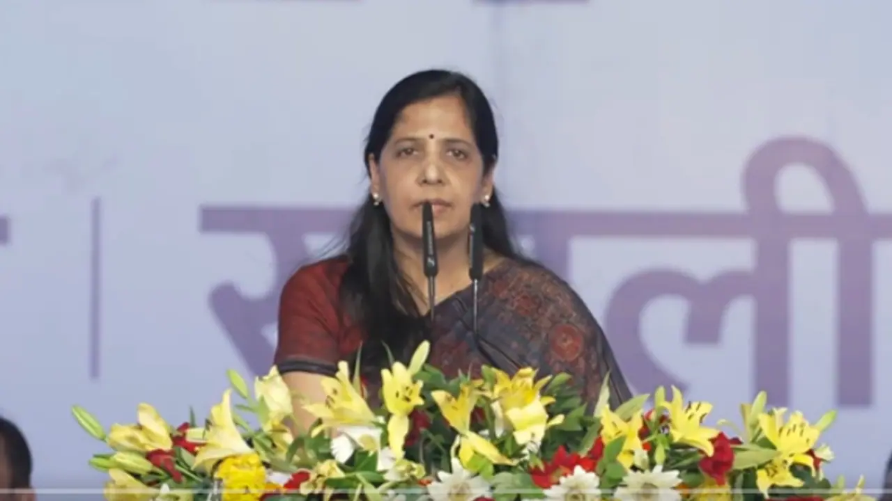 ఢిల్లీ సీఎంగా సునీతా కేజ్రీవాల్ ? ఇంతకీ ఆమె బ్యాగ్రౌండ్ ఏంటీ? ఢిల్లీ సీఎంగా సునీతా కేజ్రీవాల్ ? ఇంతకీ ఆమె బ్యాగ్రౌండ్ ఏంటీ?