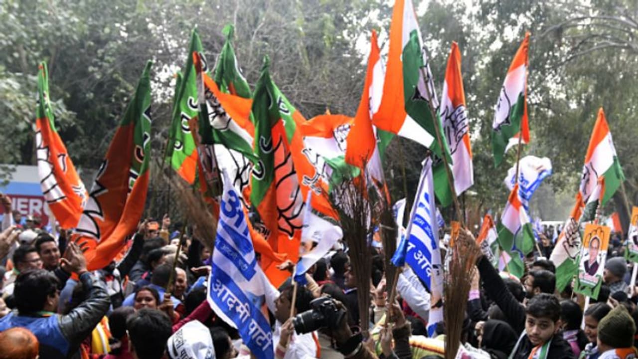 സിറ്റിംഗ് എംപിമാരില് കൂടുതല് ശതകോടീശ്വരന്മാർ ബിജെപിക്കാർ; ഏറ്റവും ധനികന് കോണ്ഗ്രസ് നേതാവ് സിറ്റിംഗ് എംപിമാരില് കൂടുതല് ശതകോടീശ്വരന്മാർ ബിജെപിക്കാർ; ഏറ്റവും ധനികന് കോണ്ഗ്രസ് നേതാവ്