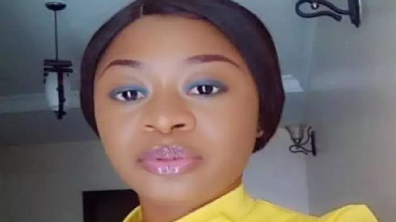 ഫേസ്ബുക്കിൽ നെഗറ്റീവ് റിവ്യൂ ഇട്ടു, തൊട്ടുപിന്നാലെ യുവതി അറസ്റ്റിൽ, ഏഴുവർഷം വരെ തടവ് കിട്ടാവുന്ന കുറ്റം? ഫേസ്ബുക്കിൽ നെഗറ്റീവ് റിവ്യൂ ഇട്ടു, തൊട്ടുപിന്നാലെ യുവതി അറസ്റ്റിൽ, ഏഴുവർഷം വരെ തടവ് കിട്ടാവുന്ന കുറ്റം?