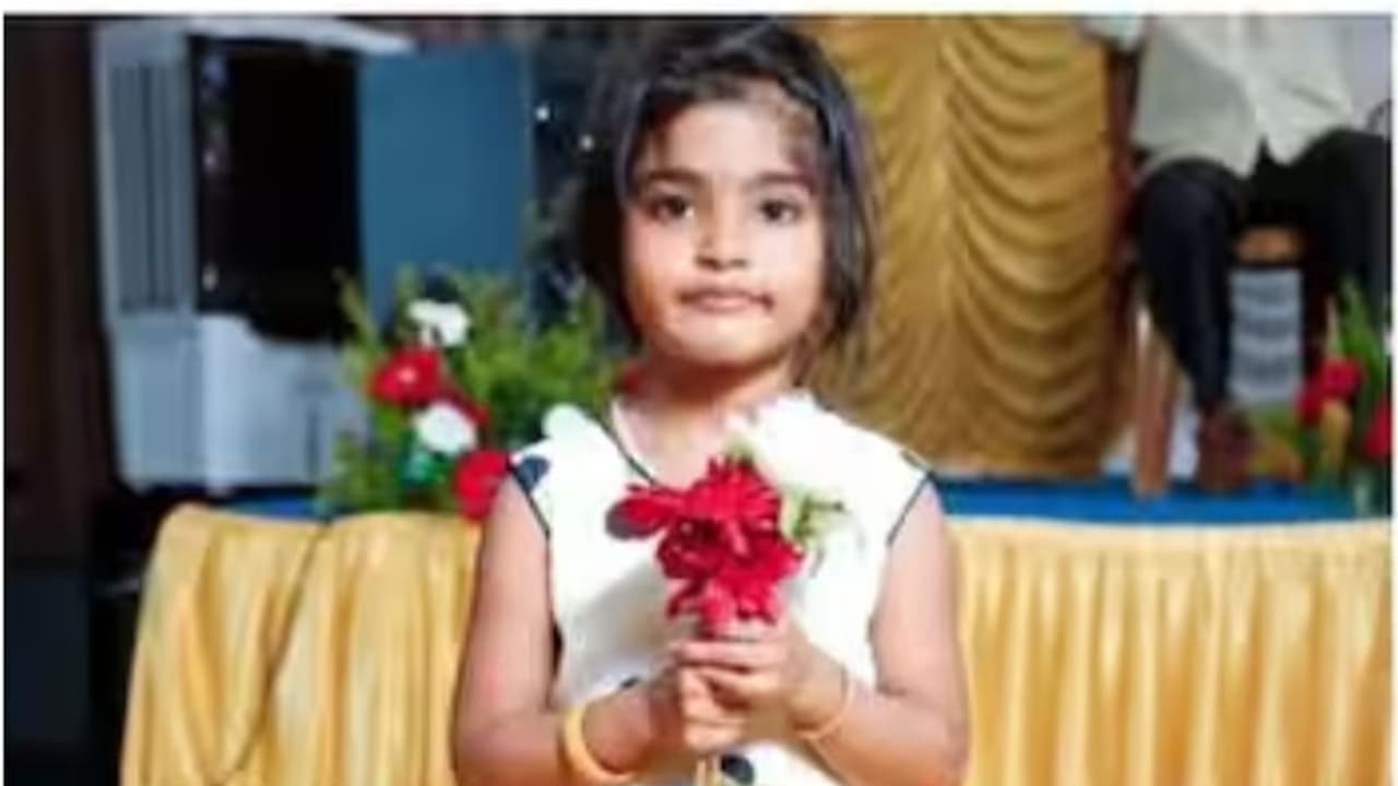 മോർച്ചറിയുടെ തണുപ്പിൽ കാത്തിരുന്നത് 7 ദിവസം എന്നിട്ടും കാണാനെത്താനാകാതെ അച്ഛൻ, ഒടുവിൽ ആമി മടങ്ങി മോർച്ചറിയുടെ തണുപ്പിൽ കാത്തിരുന്നത് 7 ദിവസം എന്നിട്ടും കാണാനെത്താനാകാതെ അച്ഛൻ, ഒടുവിൽ ആമി മടങ്ങി