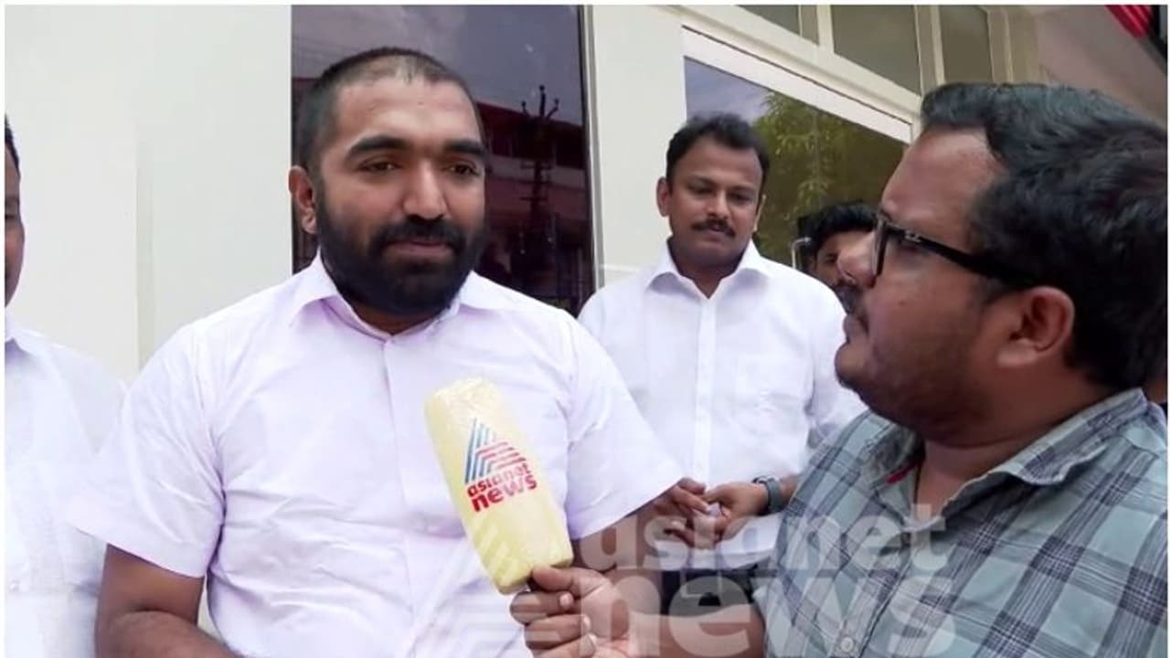 'ഇഡിയും സിബിഐയും അന്വേഷിച്ചുവരുന്ന മക്കൾ ബിജെപിയിൽ പോകാതെ സിപിഎം സൂക്ഷിക്കണം': ചാണ്ടി ഉമ്മൻ 'ഇഡിയും സിബിഐയും അന്വേഷിച്ചുവരുന്ന മക്കൾ ബിജെപിയിൽ പോകാതെ സിപിഎം സൂക്ഷിക്കണം': ചാണ്ടി ഉമ്മൻ