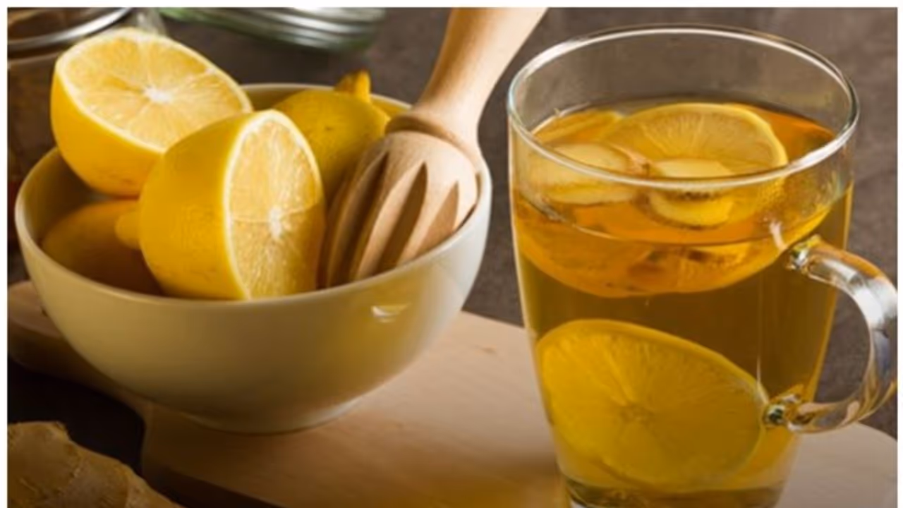 അതിരാവിലെ വെറും വയറ്റിൽ നാരങ്ങ വെള്ളത്തിൽ അൽപം തേൻ ചേർത്ത് കുടിച്ചാൽ... 