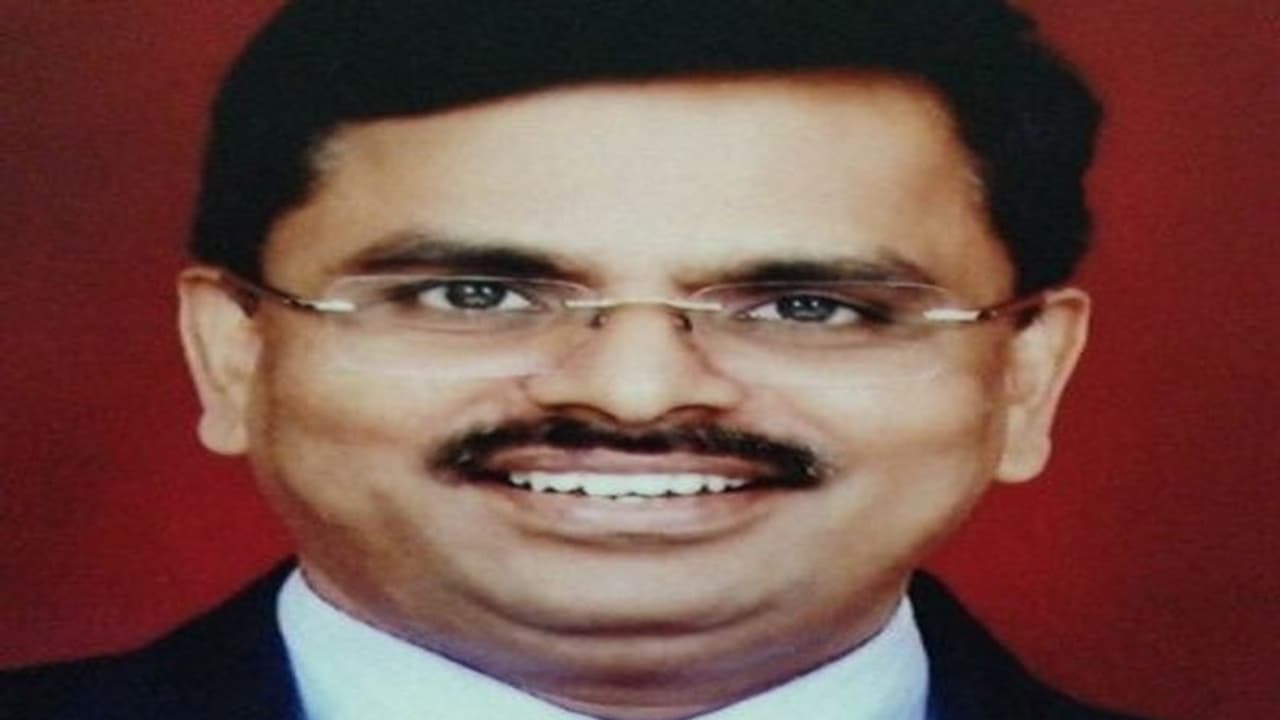 అసోం సీఎస్ గా శ్రీకాకుళం వాసి: బాధ్యతలు చేపట్టిన రవి